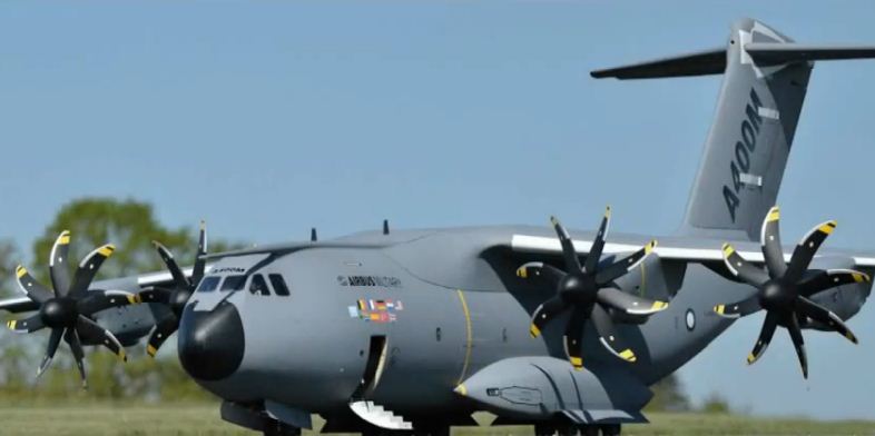 GIANT Electric Airbus A400M, with 