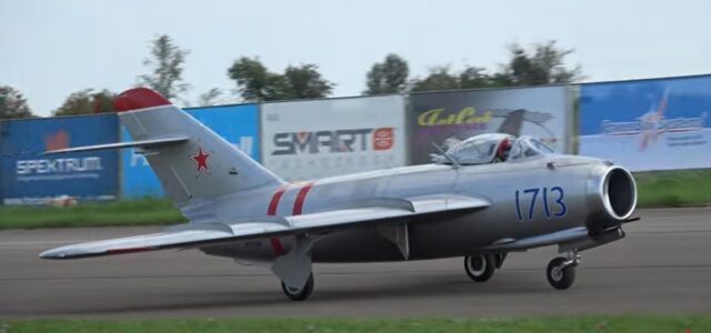 Mig 17 Turbine Jet With Afterburner Effect Model Airplane News